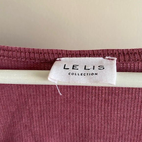 Cute Tied Crop Top - Picture 3 of 3